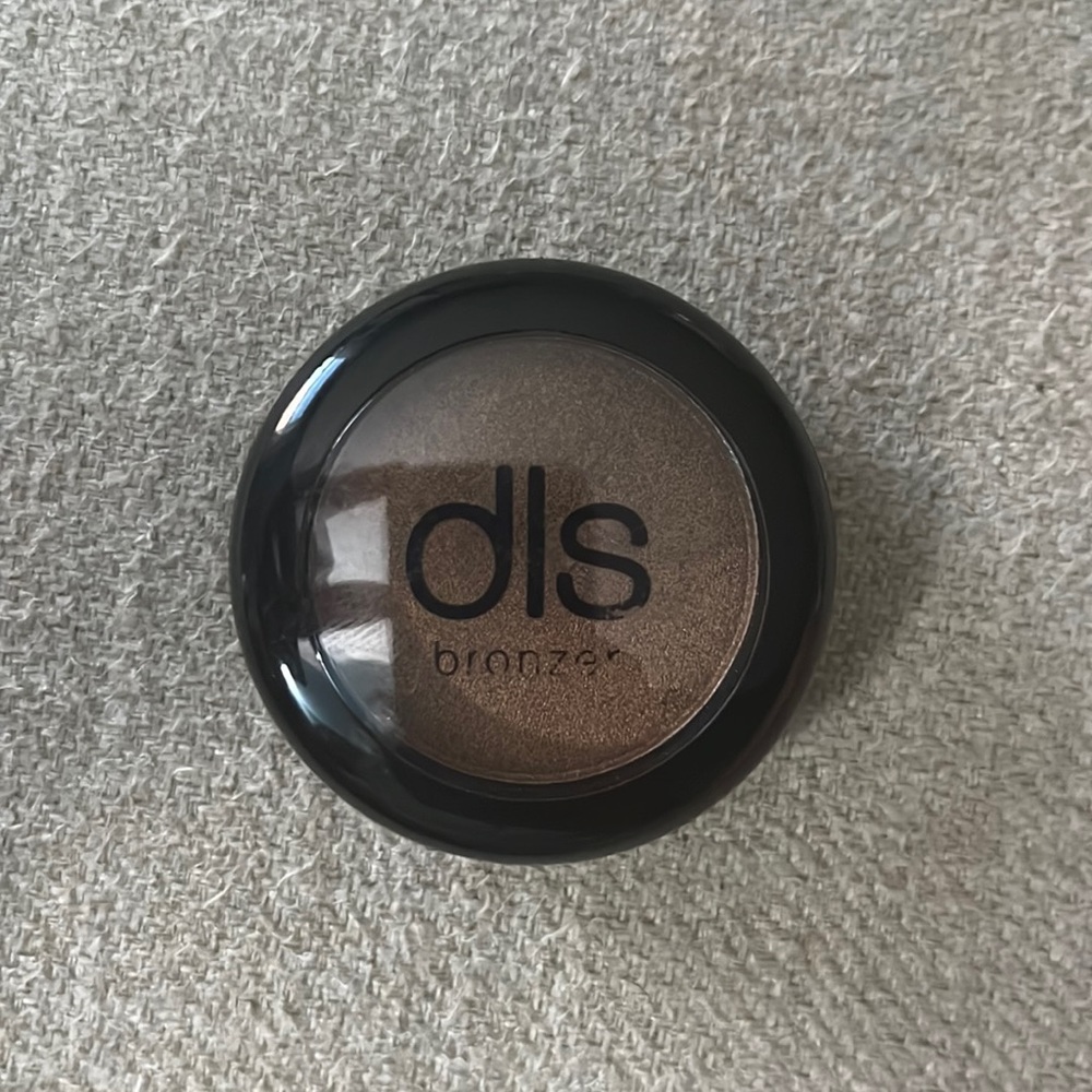 Dls bronzer